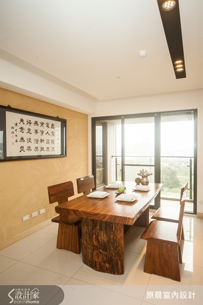 楊崇毅畢業於樹德科技大學室內設計系，喜歡處理裸露的